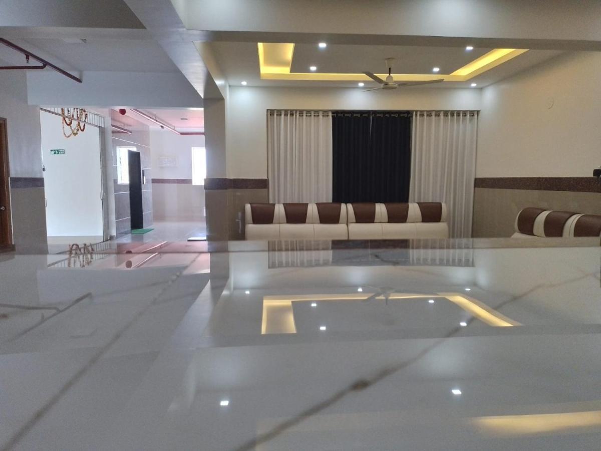 Dwarka Lodging & Boarding Mulki Ngoại thất bức ảnh